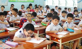 Học sinh lớp 1 . Ảnh: internet