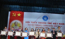 Khám, cấp phát thuốc miễn phí cho 3 triệu dân