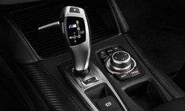 Những nút trên cần số mà lái xe hay bỏ qua