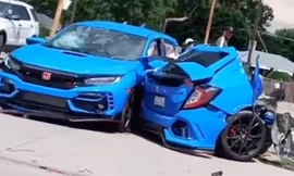 Honda Civic gãy đôi sau tai nạn