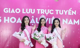 Hoa hậu Việt Nam 2018 Trần Tiểu Vy cùng các Á hậu Bùi Phương Nga và Nguyễn Thị Thúy An giao lưu với bạn đọc báo Tiền Phong. Ảnh: Mạnh Thắng
