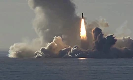 Cận cảnh sức mạnh tên lửa đạn đạo Bulava phóng từ tàu ngầm Nga