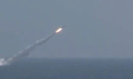 Tàu ngầm Tomsk khai hoả tên lửa, huỷ diệt mục tiêu khoảng cách 150km