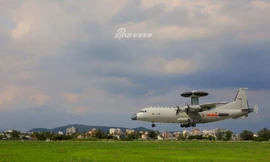 Trung Quốc khoe máy bay cảnh báo sớm và chỉ huy trên không KJ-500