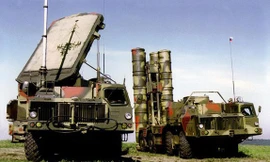 Sau nhiều thập kỷ nâng cấp, dù không có khác biệt nhiều về hình dáng bên ngoài, nhưng tổ hợp S-300 của Nga gần như khác biệt hoàn toàn với phiên bản S-300 của Ukraine.