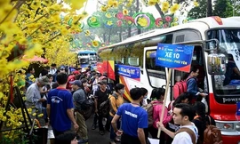 GIỚI TRẺ 24/7: Tặng vé xe cho sinh viên về quê nghỉ lễ 30/4 - 1/5