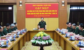 Đại tướng Ngô Xuân Lịch chủ trì và phát biểu tại buổi gặp mặt. Ảnh: Báo Quân đội Nhân dân