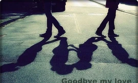 Bị người yêu đòi lại thẻ nhớ, sạc pin khi chia tay