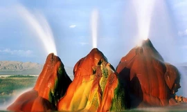 Chiêm ngưỡng 'vòi phun thiên nhiên' cầu vồng tuyệt đẹp