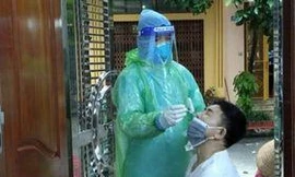 Hà Nam tiếp tục xét nghiệm diện rộng trong các khu cách ly y tế để truy tìm F0 - Ảnh: Hoàng Long
