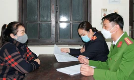 Trần Thị Lan khai nhận hành vi phạm tội - Ảnh: Hoàng Long