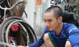 Chàng kỹ thuật viên 'hồi sinh' xe đạp cũ tặng học trò nghèo