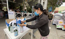 TPHCM xử phạt người không đeo khẩu trang nơi công cộng qua camera