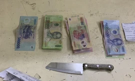 Du khách Anh thừa nhận cầm dao đi cướp cửa hàng tiện lợi 