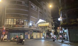 Hàng quán ở TPHCM đồng loạt đóng cửa để chống dịch bệnh Covid-19