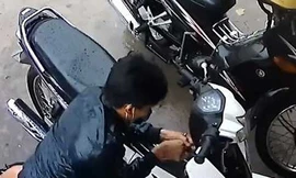 Trộm xe của kẻ cướp rồi mang về nhà cất giấu