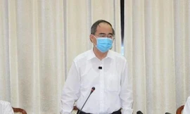 Bí thư Thành ủy Nguyễn Thiện Nhân chỉ đạo rà soát người nhập cảnh vào TPHCM
