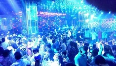 Chỉ còn vũ trường, quán bar và karaoke chưa được phép hoạt động ở TPHCM