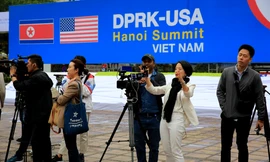 Phóng viên Quốc Tế tác nghiệp ngay tại Trung Tâm IMC