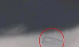 Thủy quái khổng lồ xuất hiện ở Trung Quốc