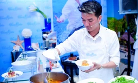 Ngoài giọng ca tuyệt vời, Đàm Vĩnh Hưng còn gây bất ngờ với tài nấu nướng không thua kém đầu bếp chuyên nghiệp
