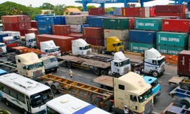 Nhiều tỉnh đang buông lỏng quản lý kinh doanh vận tải, đặc biệt là xe container