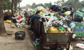 Rác tồn trên địa bàn quận Nam Từ Liêm những ngày cuối năm 2020