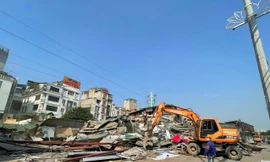 Hoàn thành cưỡng chế 15 công trình trái phép mở đường nối Phạm Hùng - Lê Đức Thọ