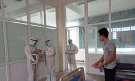 Bầu cử tại một bệnh viện dã chiến tại Vĩnh Phúc