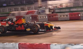 'Quái thú' F1 lăn bánh trên đường đua thử Mỹ Đình