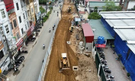 Hà Nội kiểm tra nhà 'siêu mỏng, siêu méo' trên đường Nguyễn Tuân mở rộng