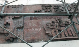 Bức phù điêu tại công trình 61 Trần Phú. Ảnh: Đức Hiếu