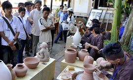 Tôn vinh làng nghề thủ công gắn với phát triển du lịch Thủ đô