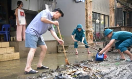 Nước sông Hồng qua Hà Nội xuống dưới mức báo động I