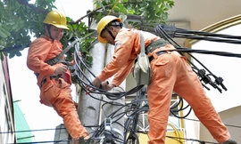 EVN HANOI khẳng định sẽ bảo đảm đủ điện cho mùa cao điểm nắng nóng và sẽ không diễn ra tình trạng cắt điện luân phiên.