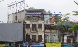 Việc thu hồi hơn 400 bảng quảng cáo để đấu thầu có thể đẩy các doanh nghiệp quảng cáo sở hữu đến nguy cơ phá sản.