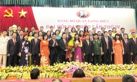 Ban chấp hành Đảng bộ quận Long Biên khóa IV ra mắt Đại hội