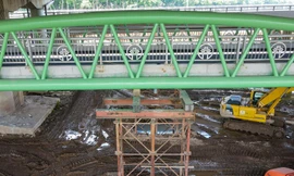 Cầu vòm sắt 65 tỷ vắng bóng người: Xây để 'đi trước đón đầu'