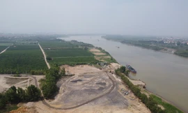 Hà Nội: Bãi trung chuyển cát, than trái phép mở đường vòng để tiếp tục hoạt động chui