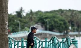 Truy tìm kẻ trộm 1.500 quả cầu gang ở lan can hồ Tây