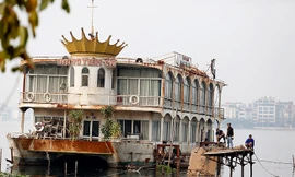 Hối hả tháo dỡ bến thủy Hồ Tây