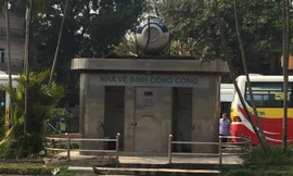 'Bảo cán bộ nữ đi bắt người tiểu bậy để phạt thì khó lắm'