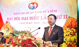 Ông Trần Đức Hoạt - Chủ tịch UBND quận Nam Từ Liêm được tín nhiệm bầu giữ chức Bí thư Quận ủy, nhiệm kỳ 2020 - 2025. 