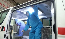 'Chiến sĩ' tuyến đầu chống dịch: Ăn tranh thủ, chuông reo là lên xe