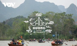 Văn Miếu, chùa Hương là điểm đến hot nhất khi du khách tới Hà Nội