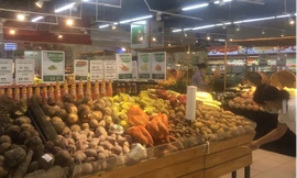 Gian hàng rau củ tại siêu thị Tops Market Hà Đông