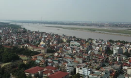 Hà Nội xem xét cấp phép xây dựng cho khu dân cư ngoài đê
