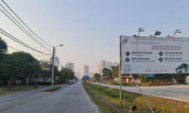 Cảnh vắng lặng bên trong hơn 50ha dự án công viên Hà Đông vừa bị quây rào