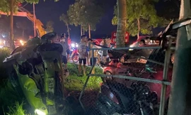 Ô tô mất lái đâm liên hoàn ở Vĩnh Phúc, nhiều người bị thương