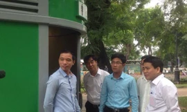 Chủ tịch Hà Nội thị sát mẫu nhà vệ sinh công cộng